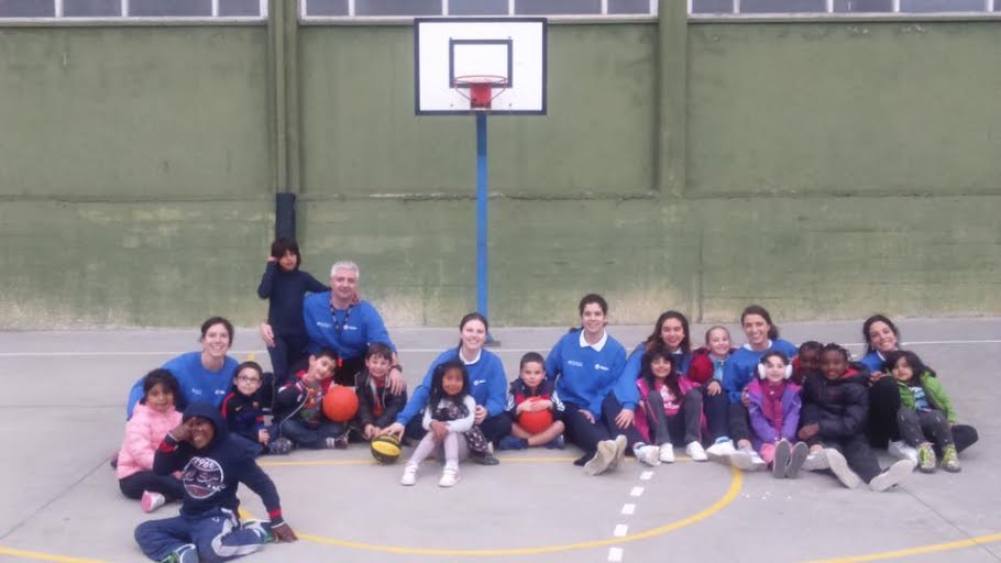 Baloncesto femenino en nuestro Programa de Infancia y Familia