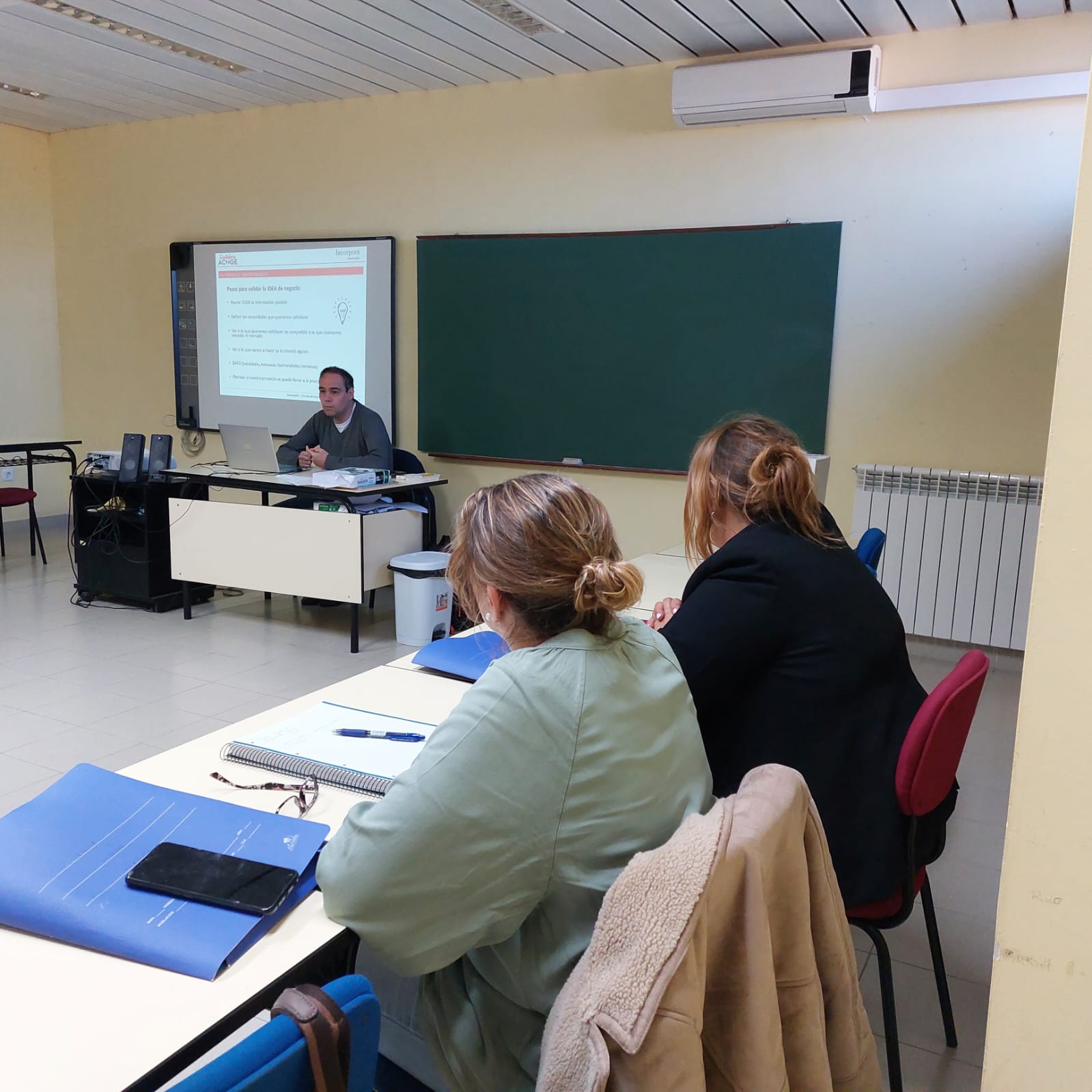 Taller de Empoderamiento y Empleabilidad